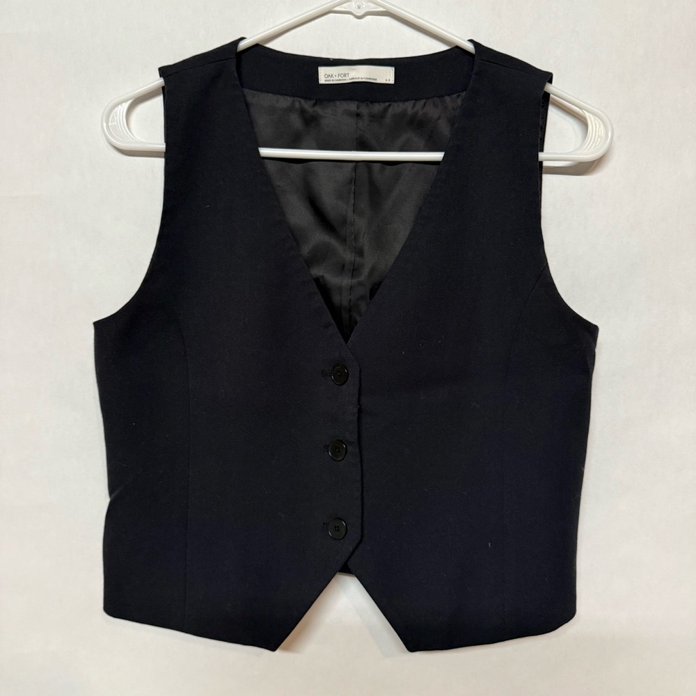 Oak and Fort black cropped suiting vest women’s size small business casual